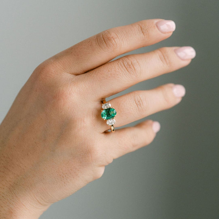 Oval Emerald With Oval Diamond Accents
