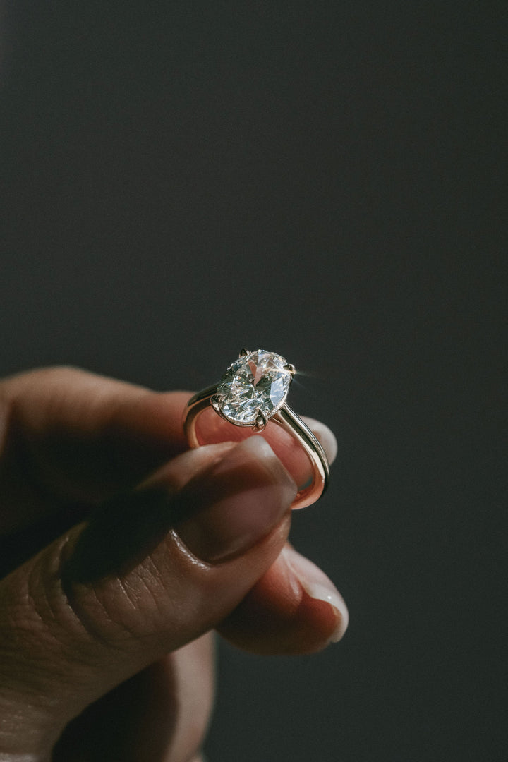 Oval Diamond Low-Set Dominion