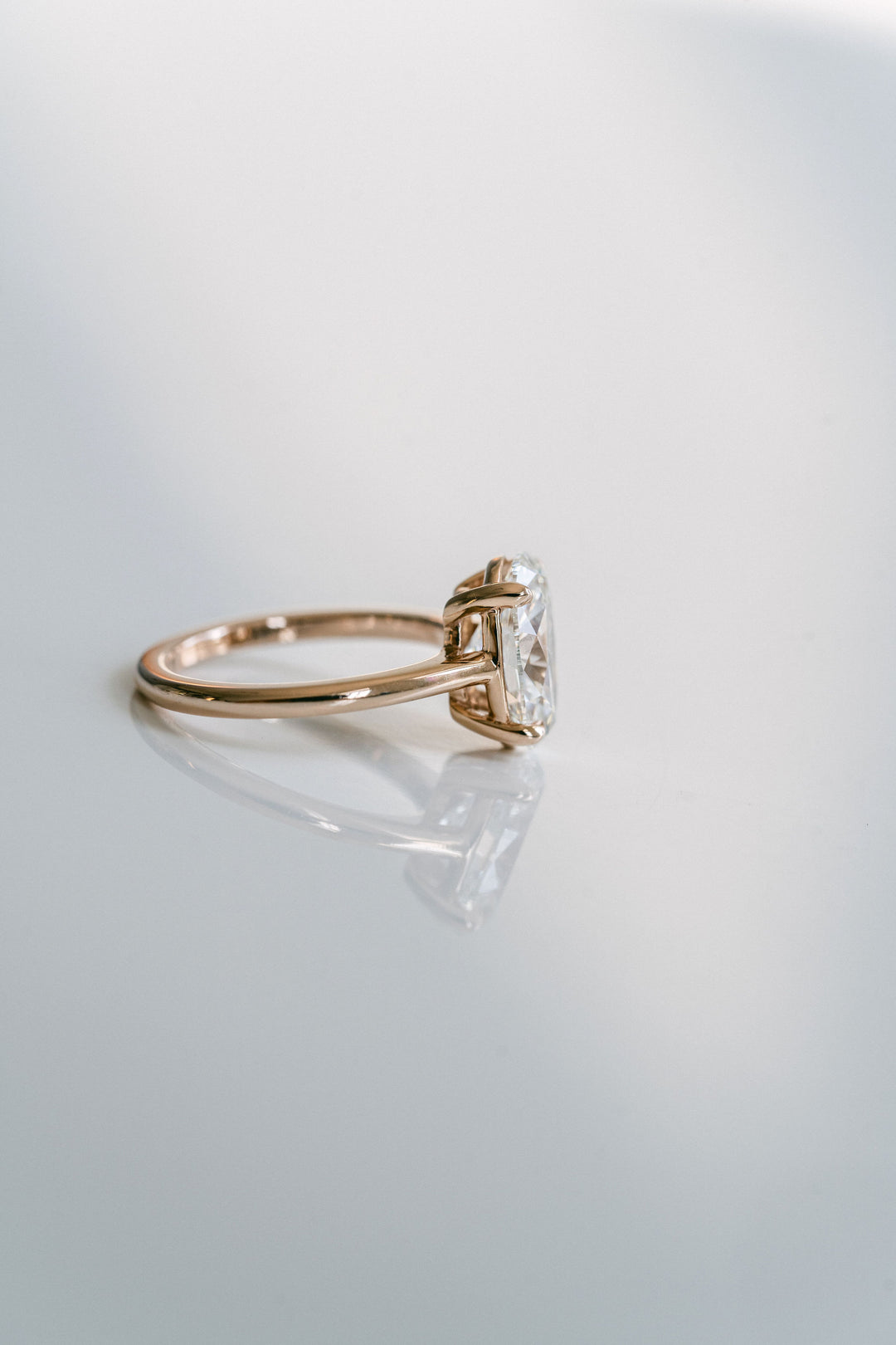 Oval Diamond Low-Set Dominion