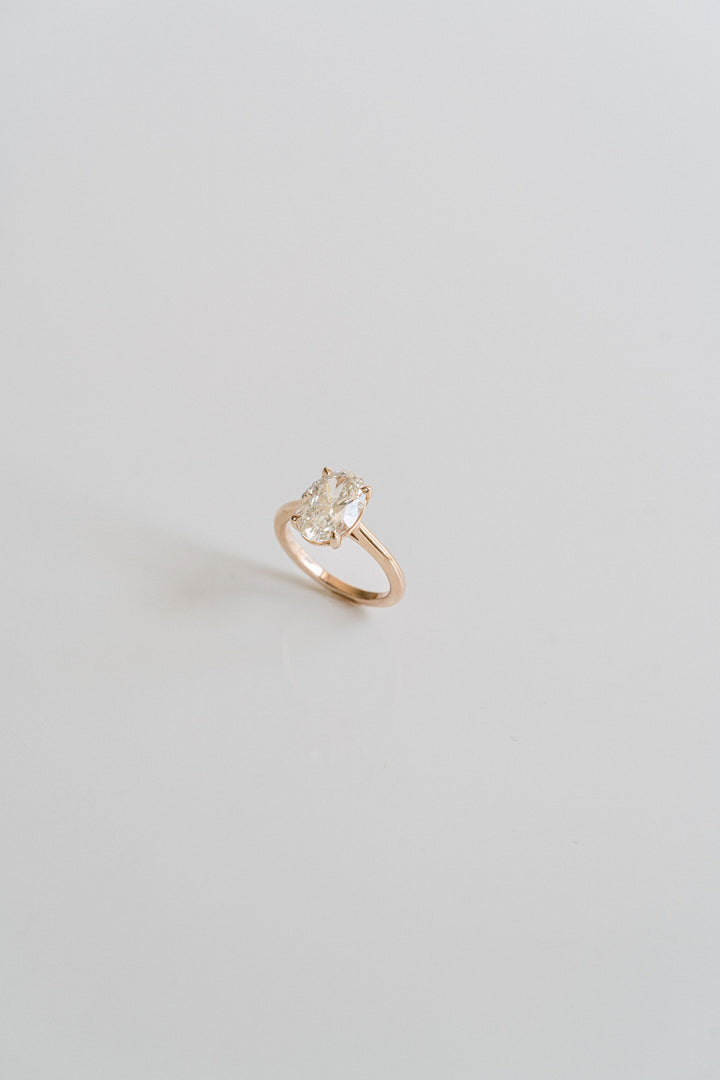 Oval Diamond Low-Set Dominion