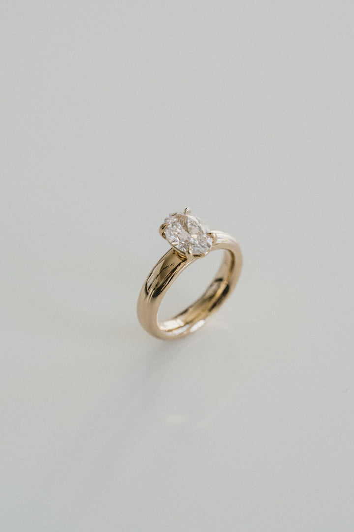Oval Diamond Promenade Ring