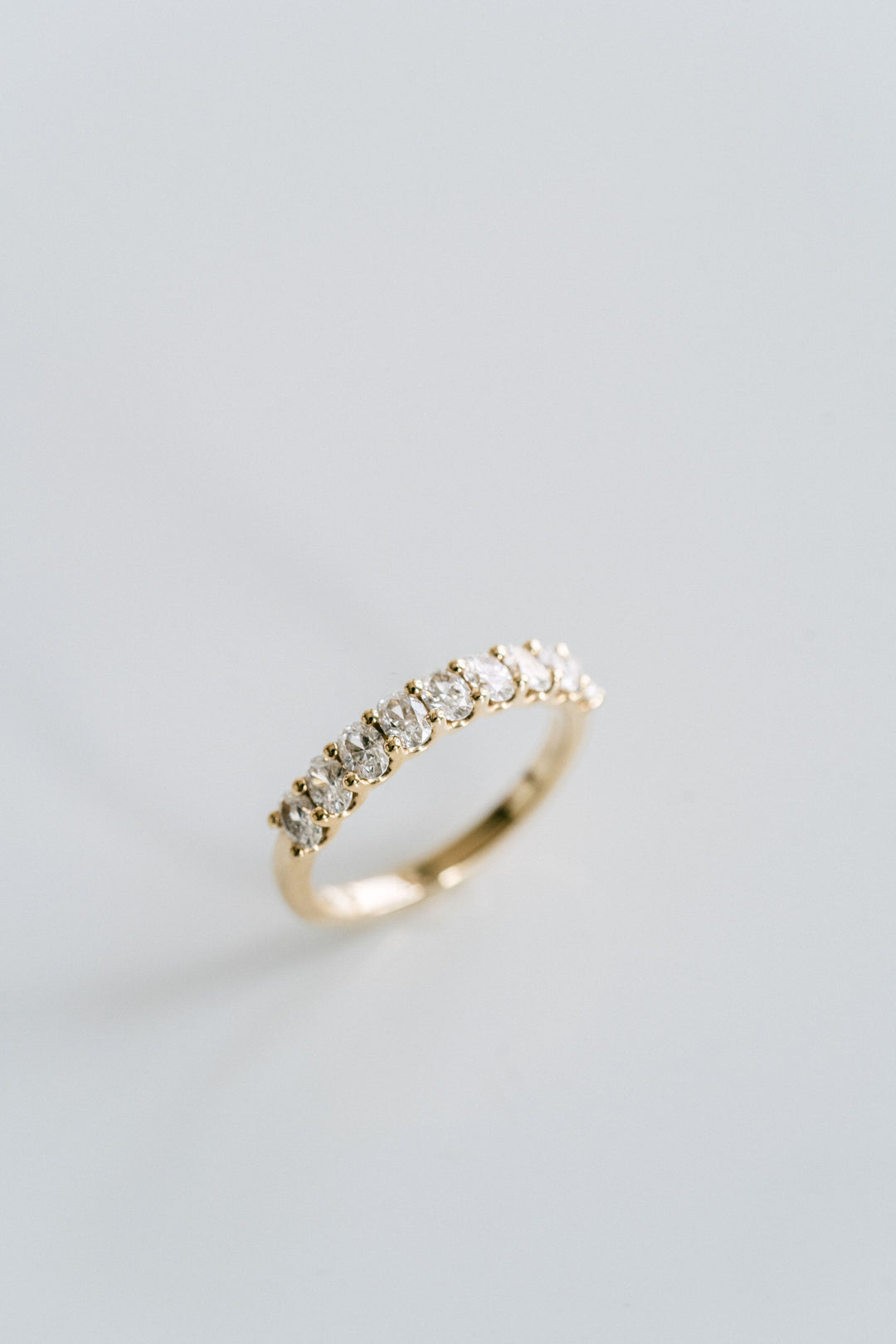 Oval Diamond Scallop Band