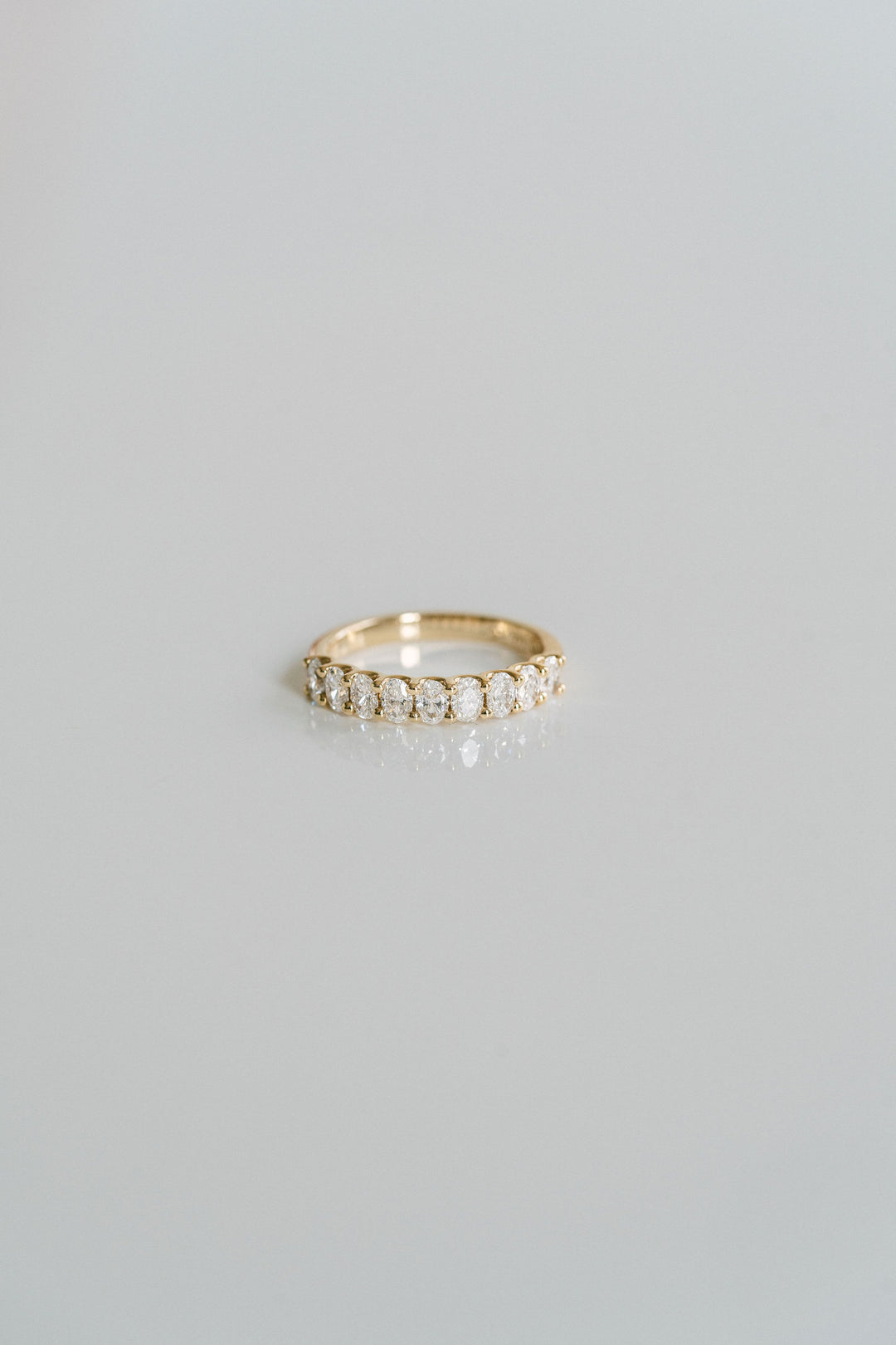 Oval Diamond Scallop Band