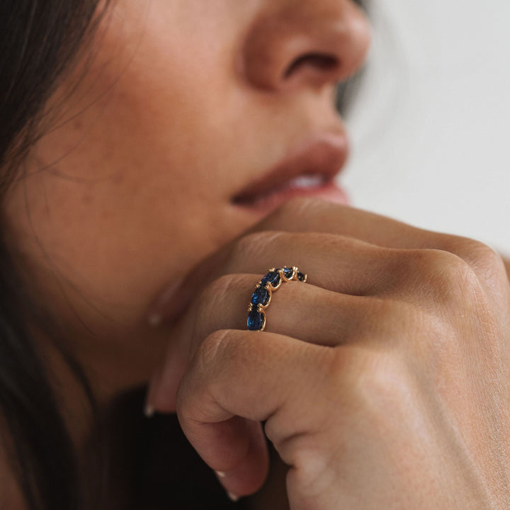 Oval East-West Blue Sapphire Dahlia Band