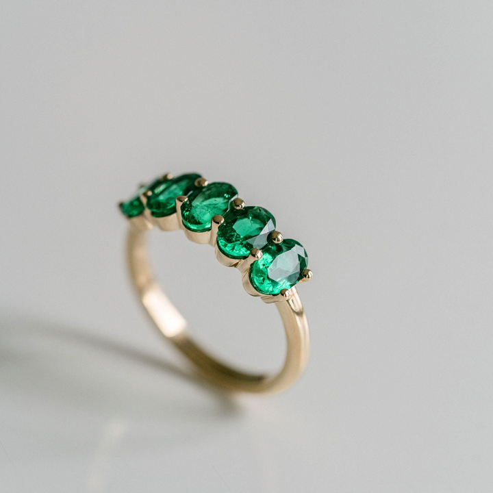 Oval Emerald Band
