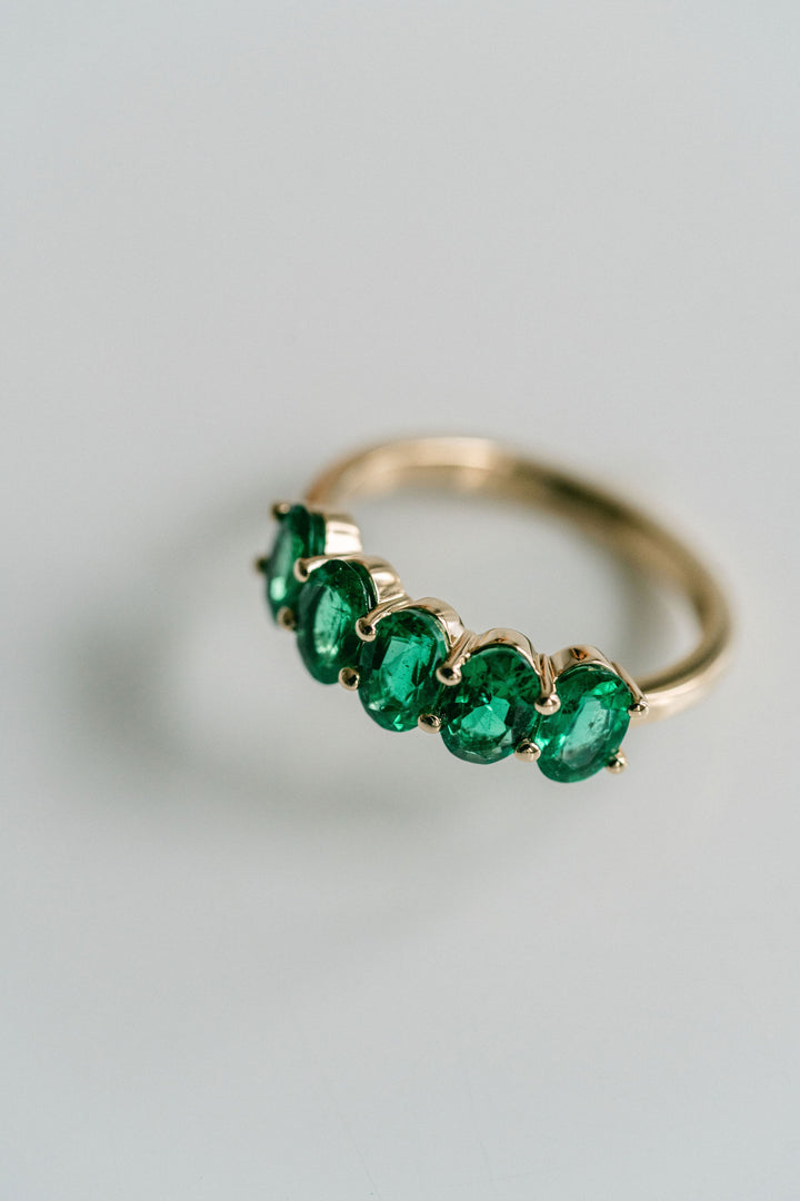 Oval Emerald Band
