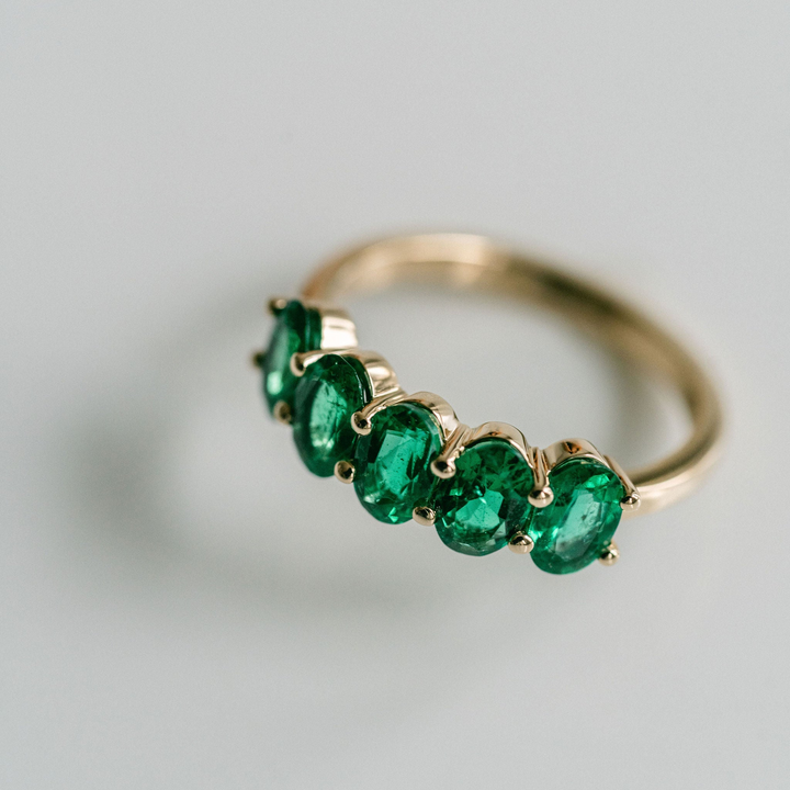 Oval Emerald Band