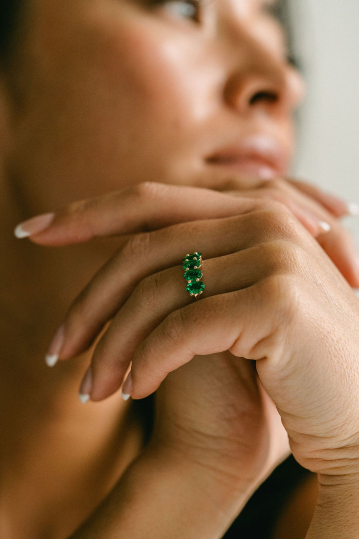 Oval Emerald Band