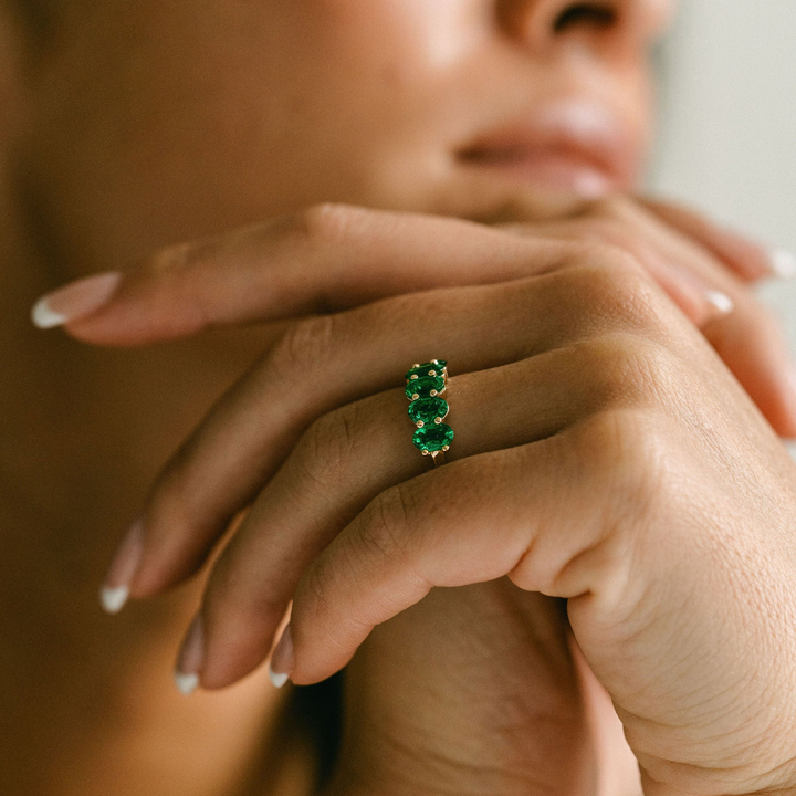 Oval Emerald Band
