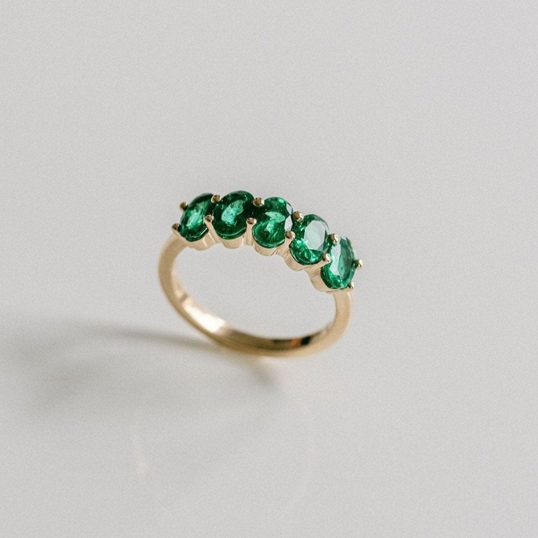 Oval Emerald Band