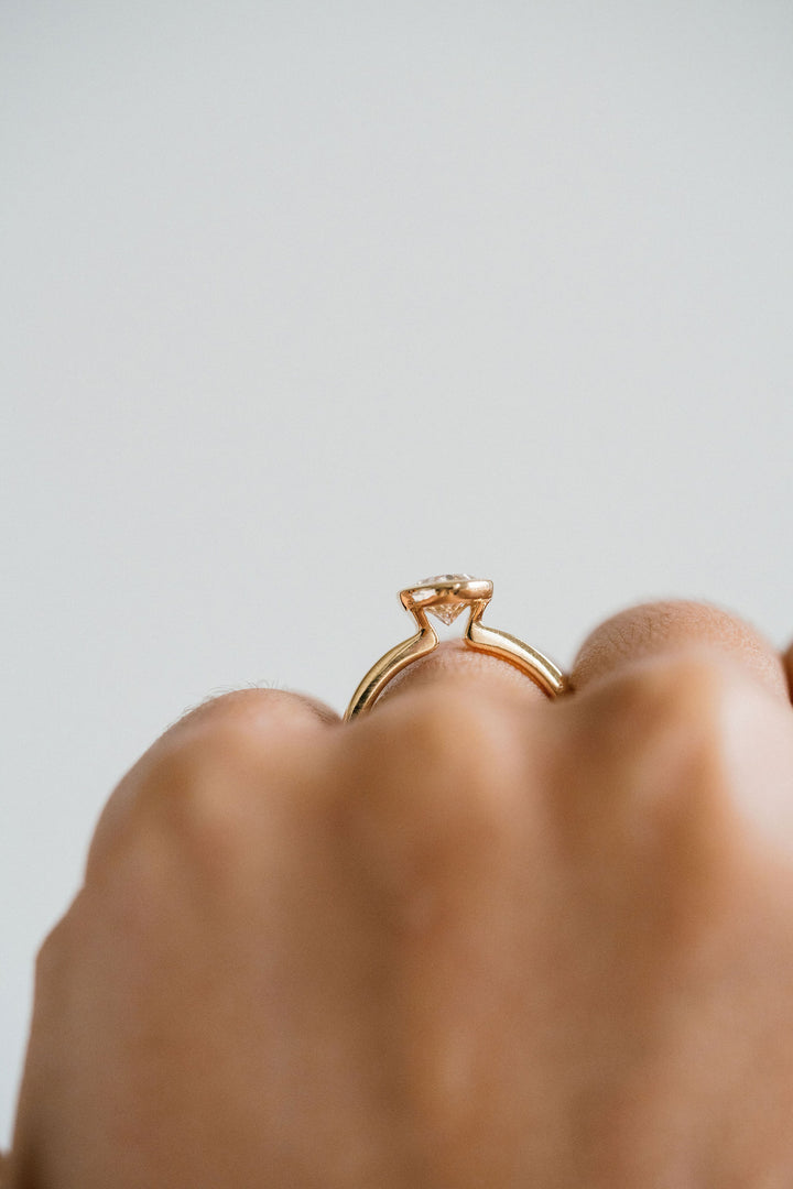 Oval Full Bezel Diamond