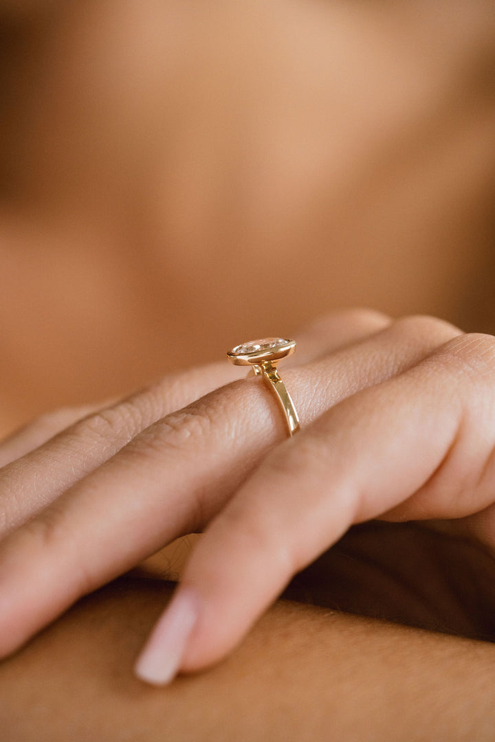 Oval Full Bezel Diamond