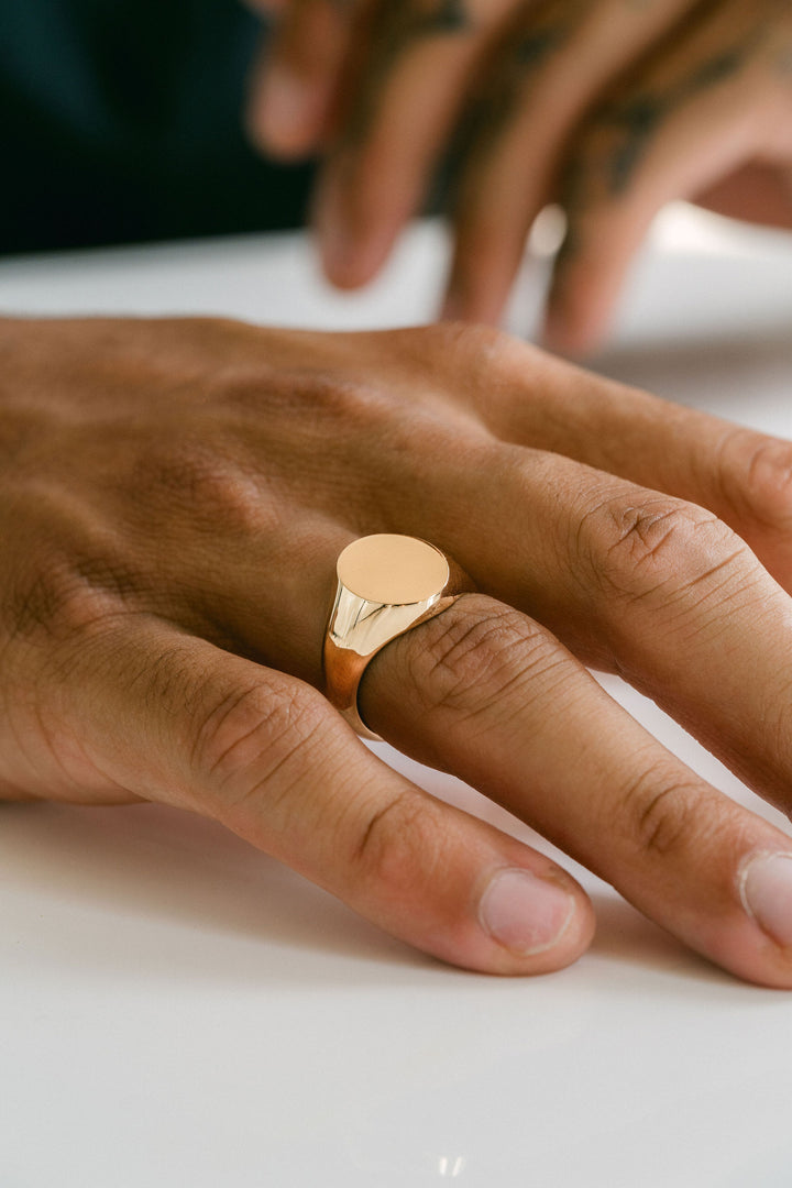 Oval Mens Signet Ring Platinum / 10