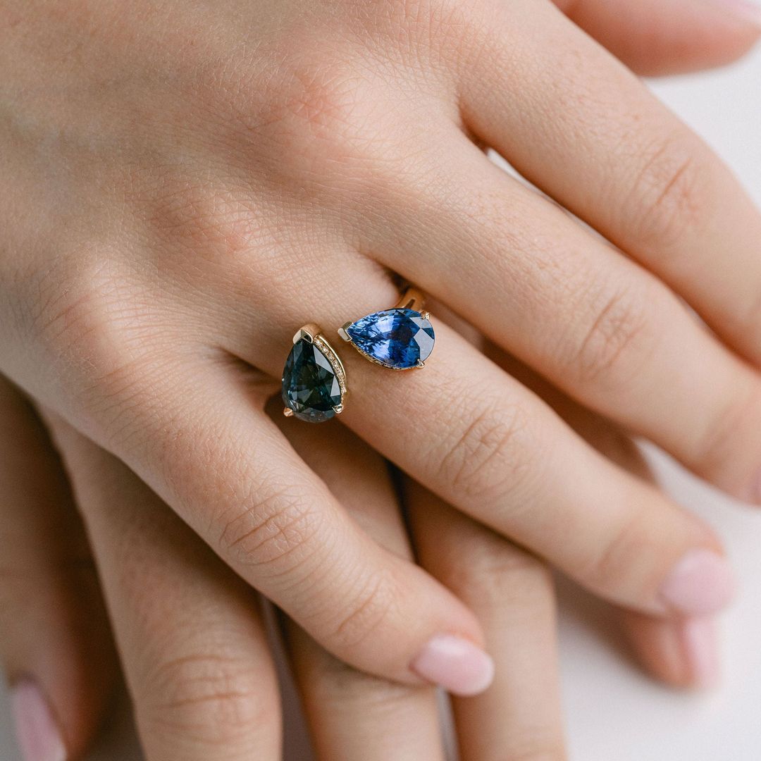 Pear Shape Blue & Teal Sapphire Toi et Moi Gap Ring With Diamond Collar