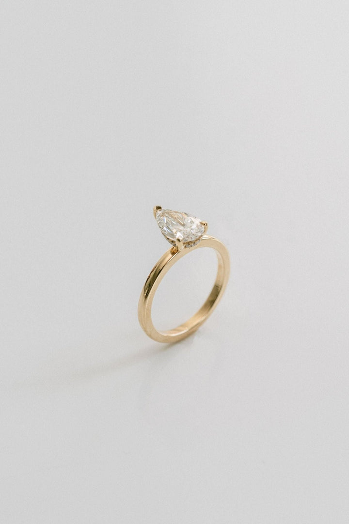 Pear Shape Diamond Solitaire With Collar