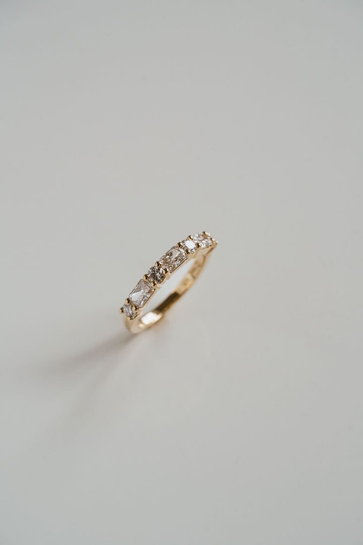 Radiant Cut and Round Brilliant Diamond Alternating Band