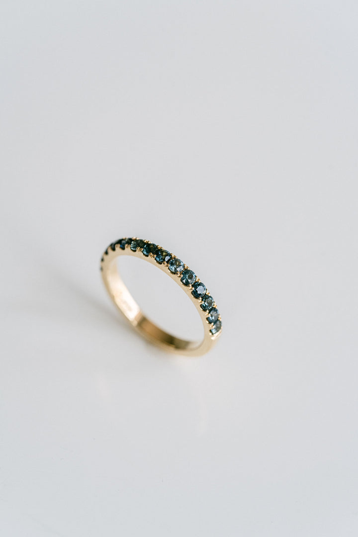Round Blue-Green Sapphire Pavé Band - 2.5mm