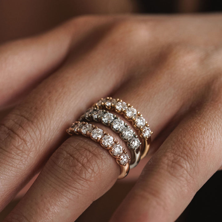 Round Brilliant Diamond Dahlia Band