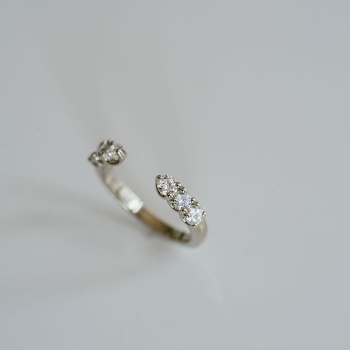 Round Brilliant Diamond Dahlia Gap Band