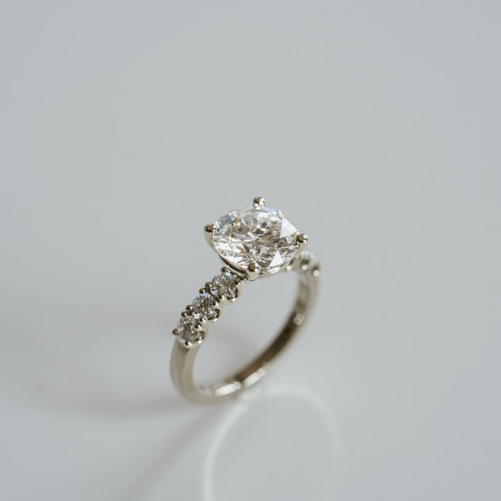 Round Brilliant Diamond Dahlia Ring