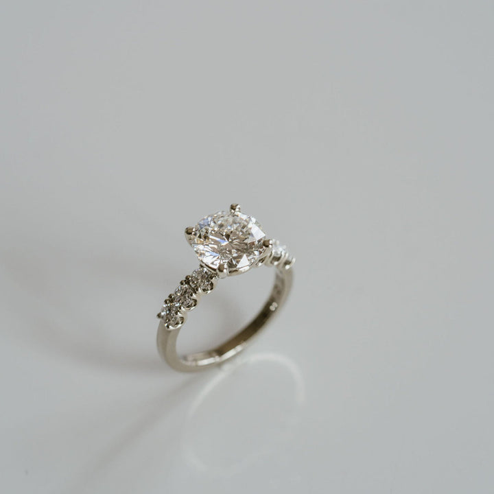 Round Brilliant Diamond Dahlia Ring