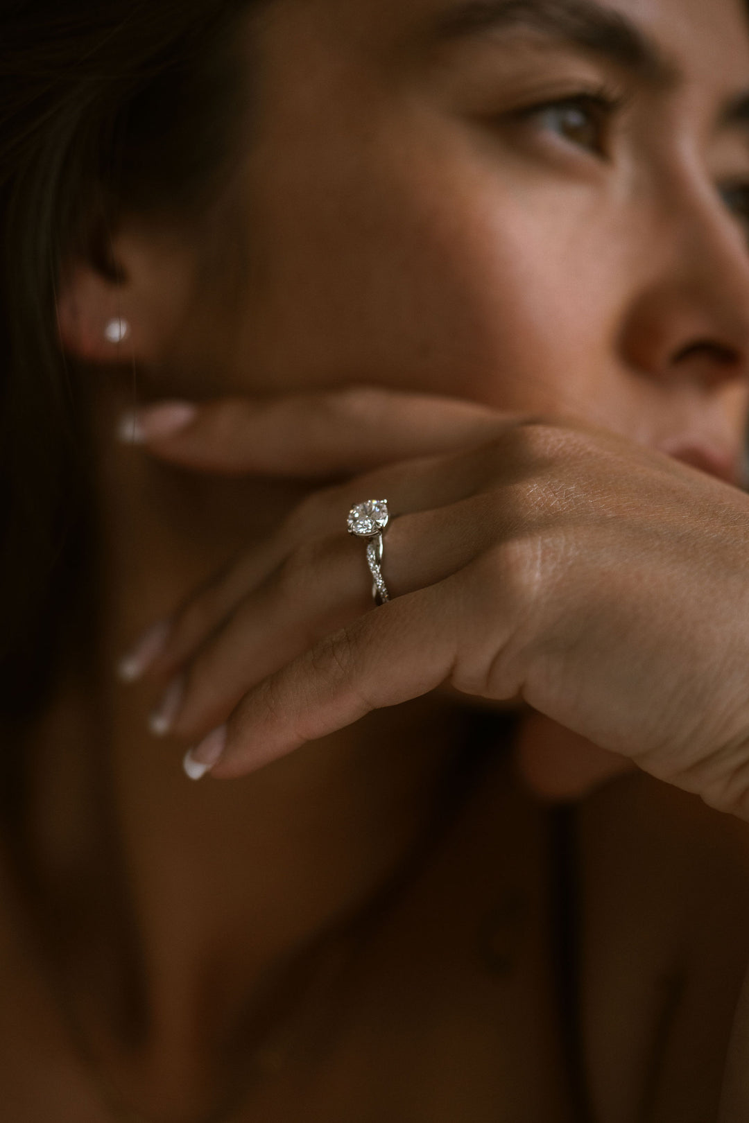 Round Brilliant Diamond Solitaire With Weave Band