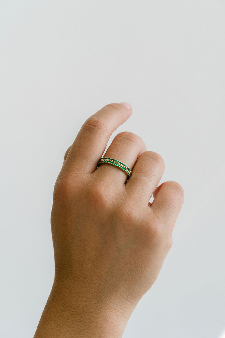 Round Emerald Double Row Band