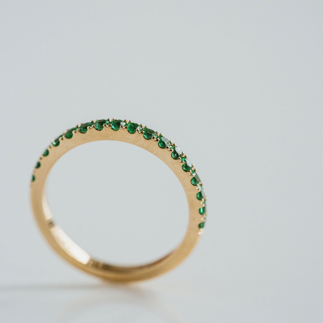 Round Emerald Pavé Band - 2.0mm