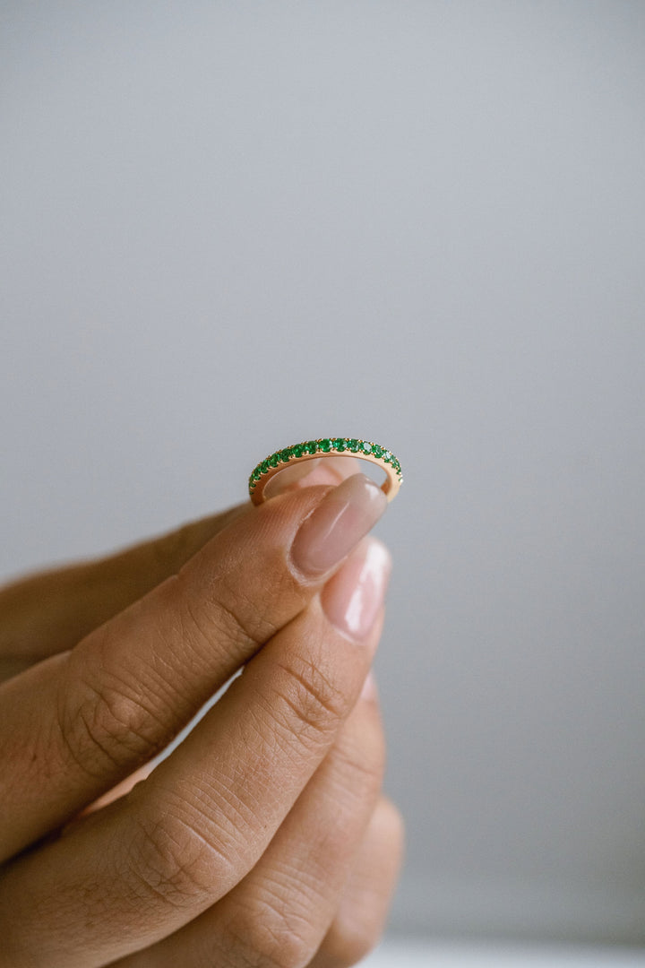 Round Emerald Pavé Band - 2.0mm