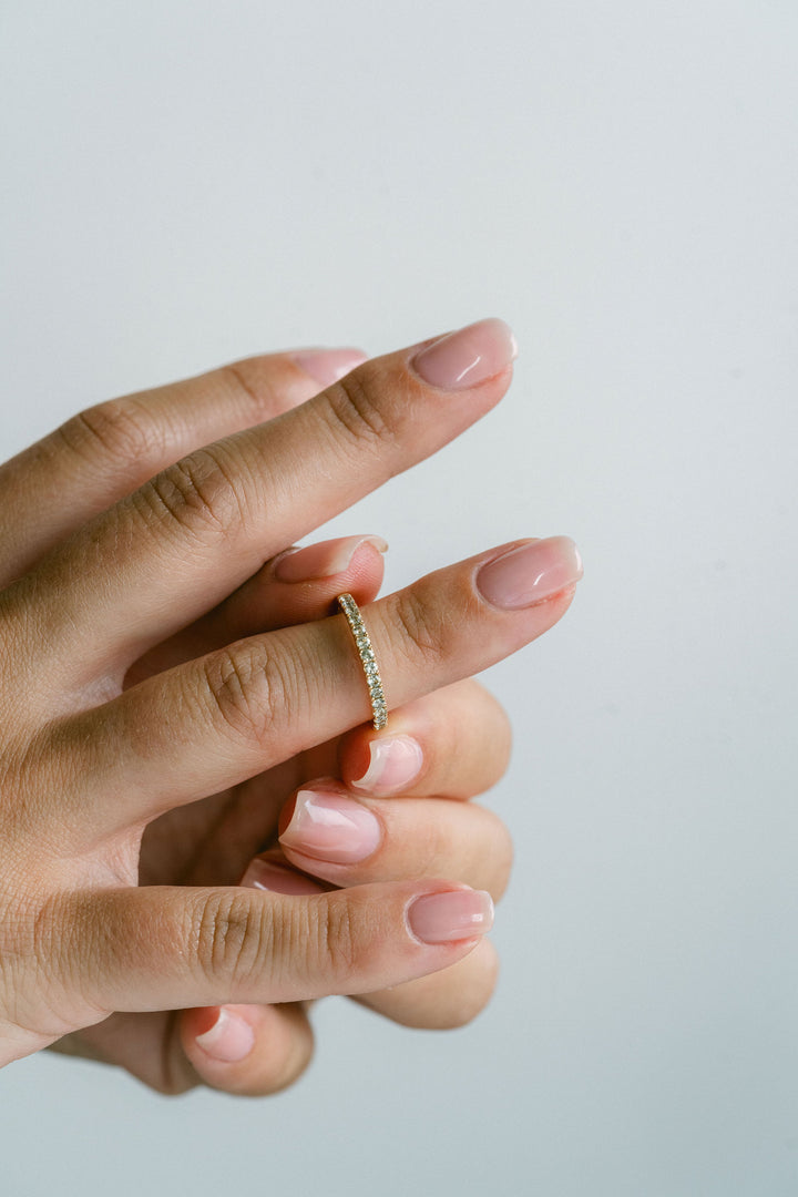 Round Light Green Sapphire Pavé Band - 2.0mm