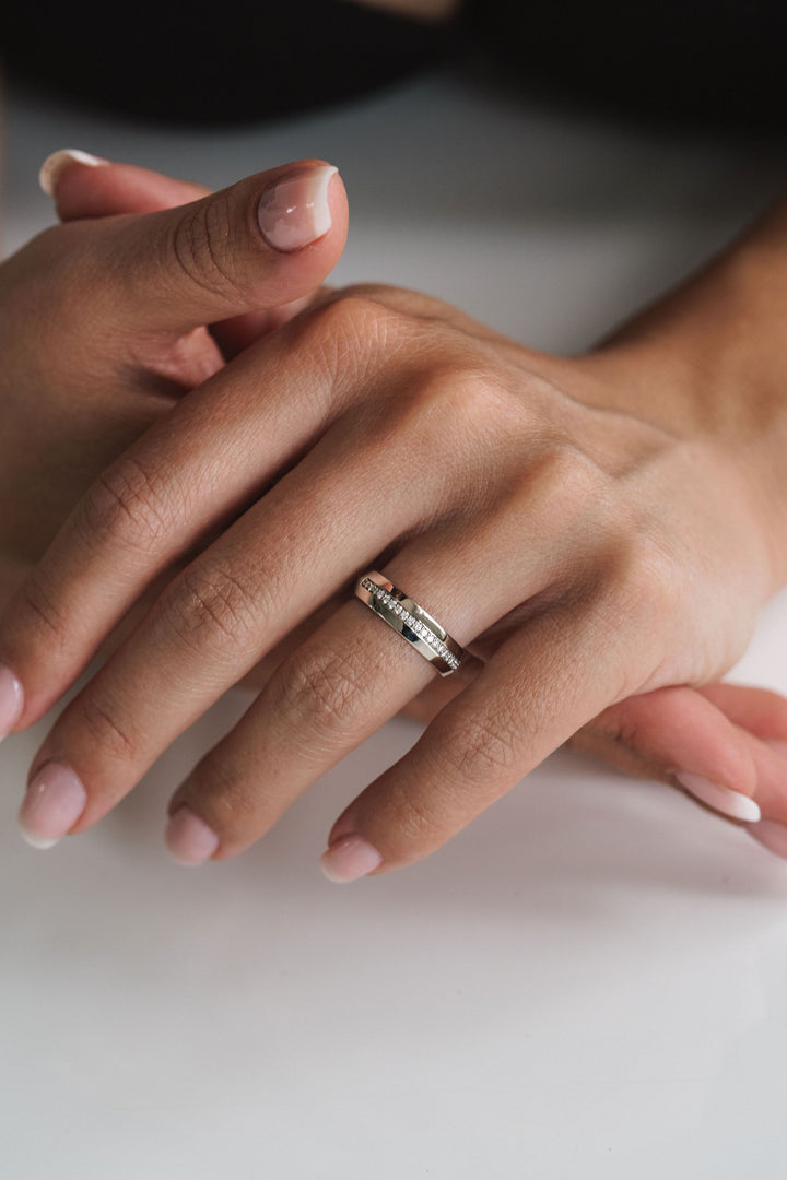 Round Polished Grooved Diamond Pavè Band