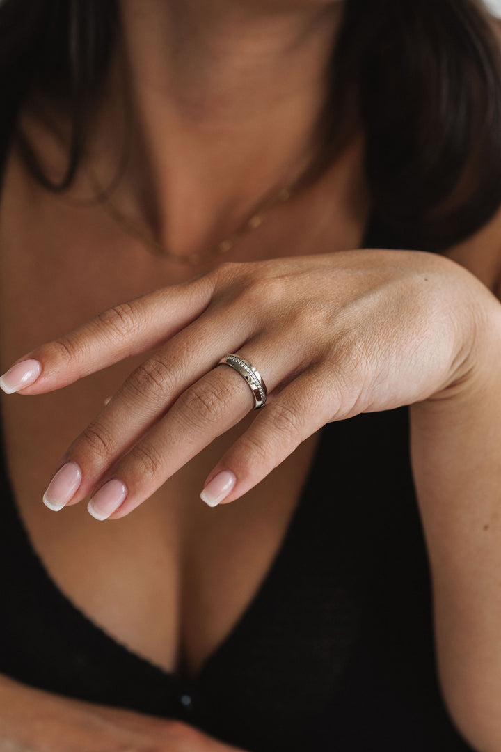 Round Polished Grooved Diamond Pavè Band