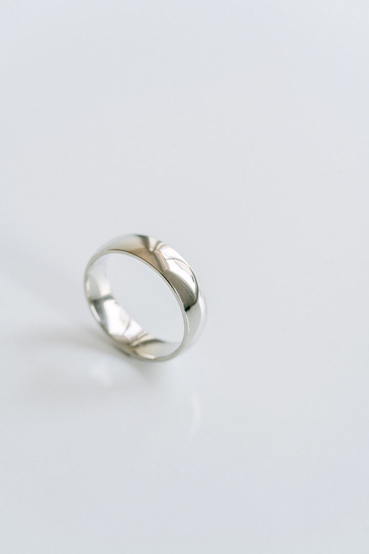 Round Polished Mens Band