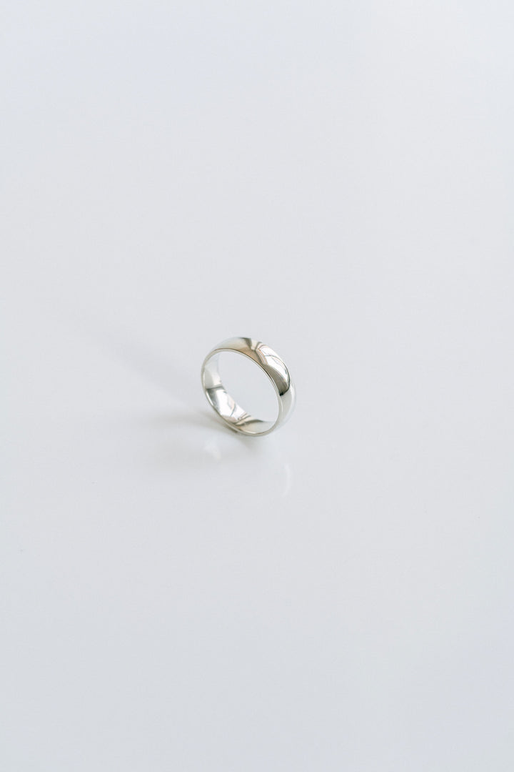 Round Polished Mens Band