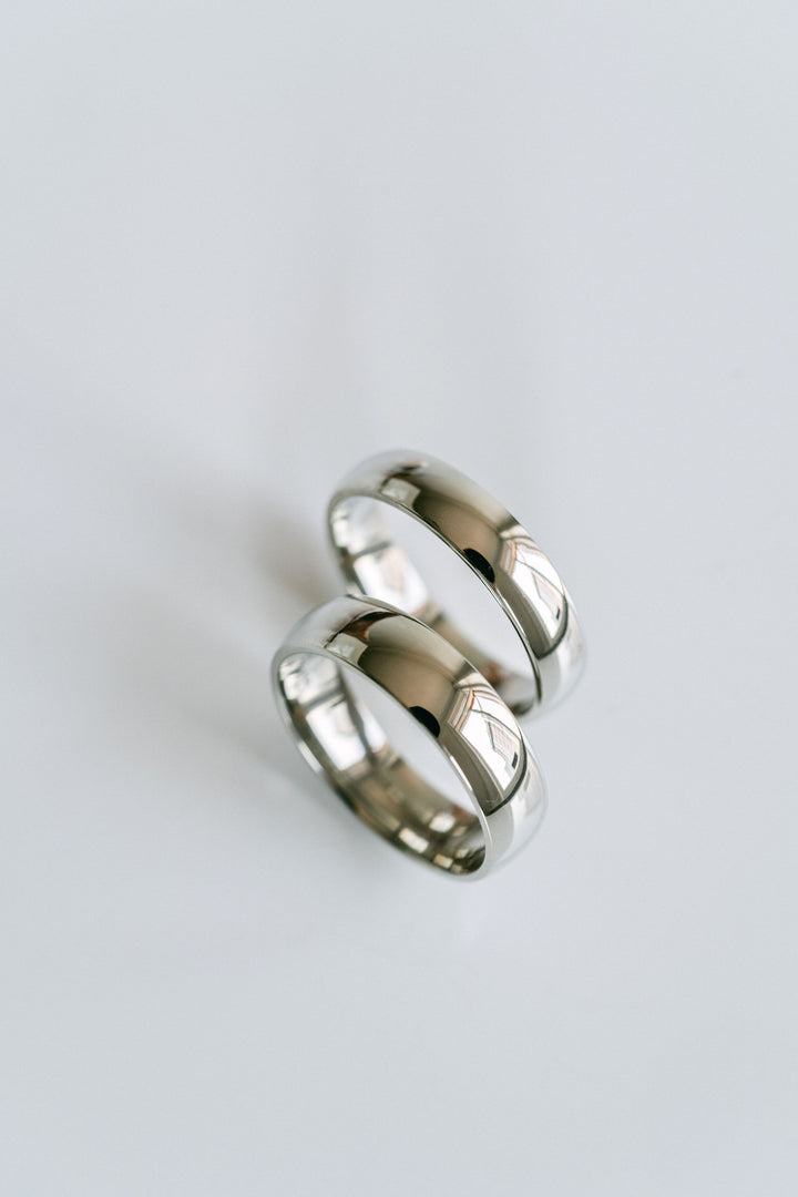 Round Polished Mens Band