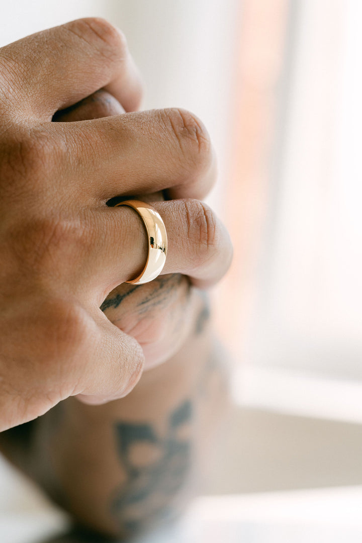 Round Polished Mens Band