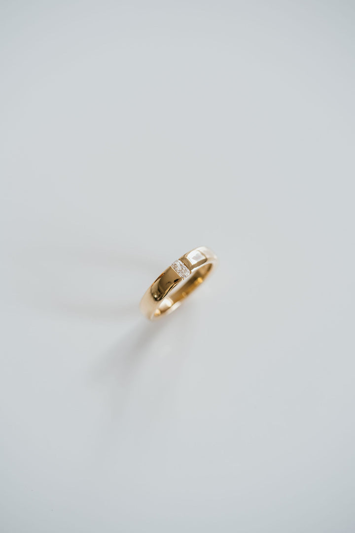 Round Polished Mens Tandem Band With Radiant Cut Diamond - 5mm