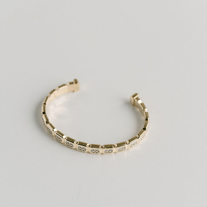 Faceted Geometric Diamond Pavè Cuff